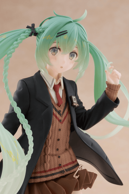 Taito - Hatsune Miku Figure - Fashion (Preppy Ver.) - Good Game Anime